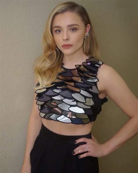 Chloë Grace Moretz (@chloegmoretz) .